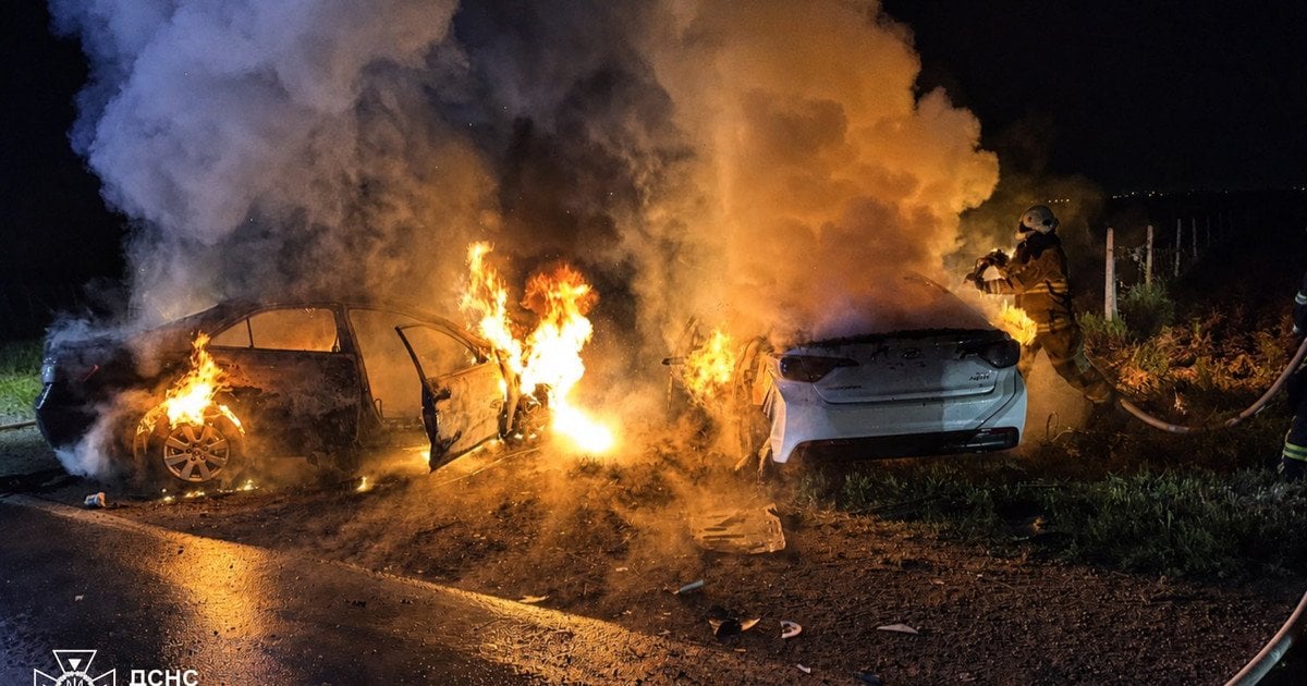 Біля Одеси внаслідок ДТП спалахнуло три автомобілі: що відомо про …