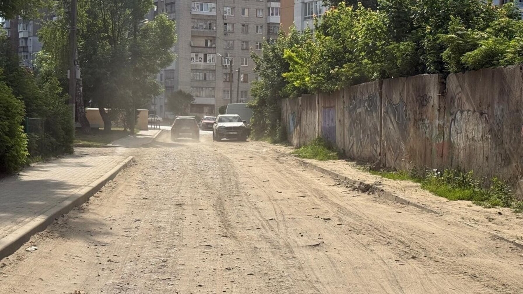 Біля одного з ліцеїв у Львові облаштують нову дорогу та …