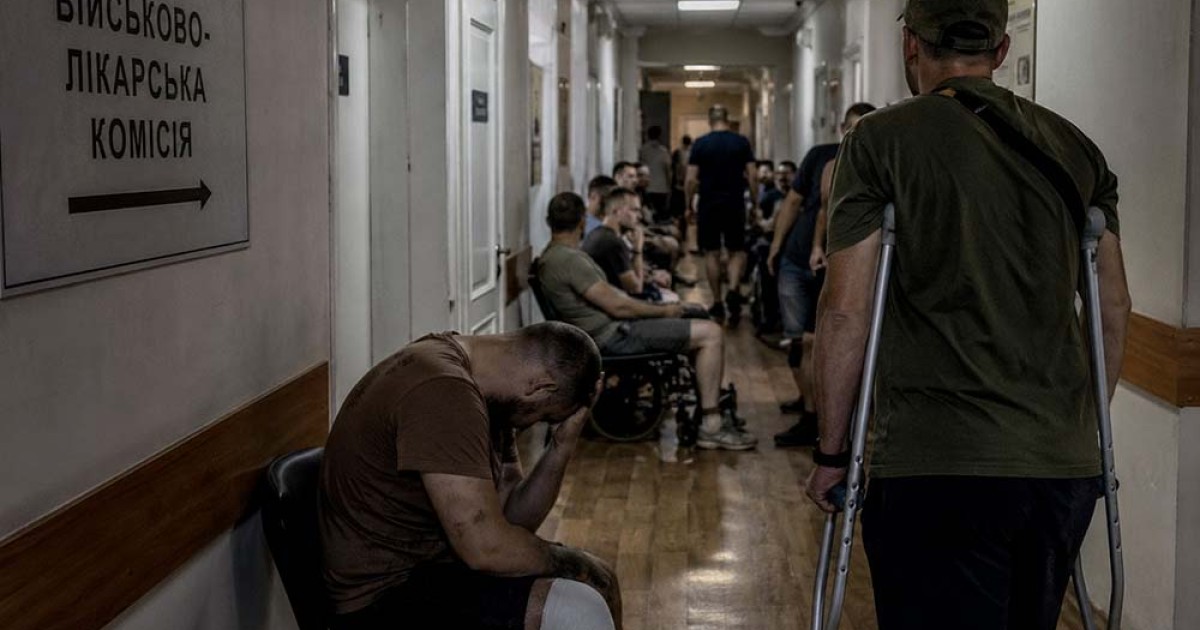 Військові нарікають на багатотижневі очікування на ВЛК у головному госпіталі …