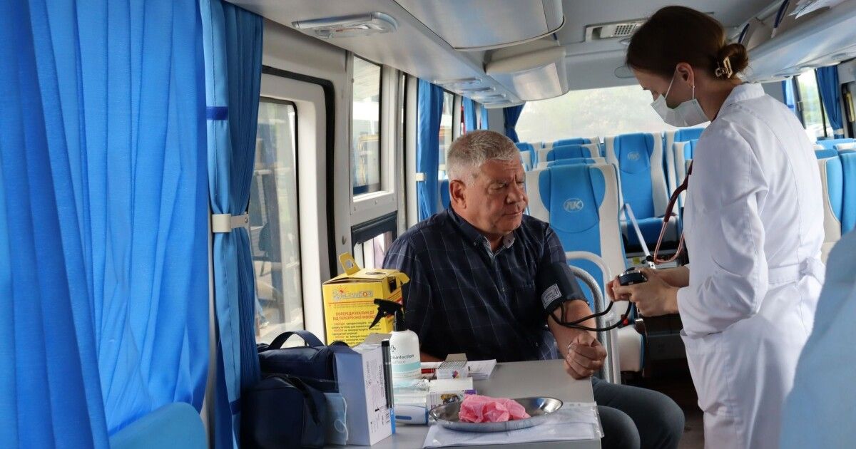 Вакцинальний автобус заїхав на територію Луцького університету