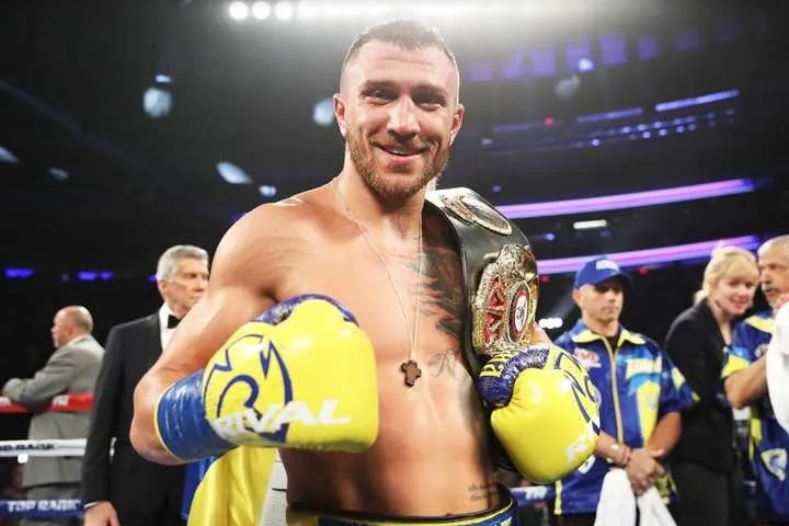 Василь Ломаченко планує повернення у професійний бокс