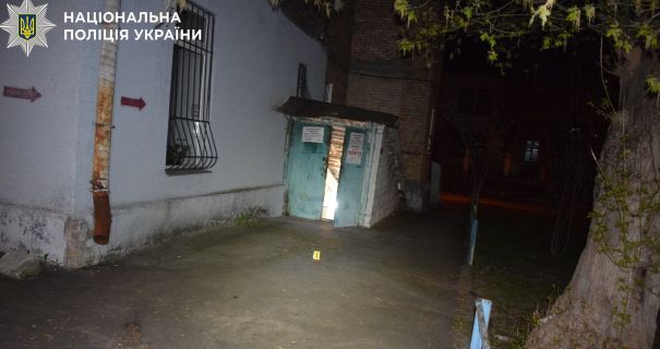 Вдарив арматурою по голові: у Києві затримали 18-річного грабіжника