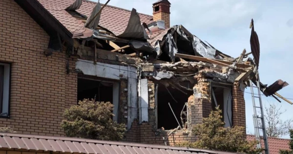 Вдень Миколаїв атакували «Шахедами»: пошкоджені будинки та автомобіль