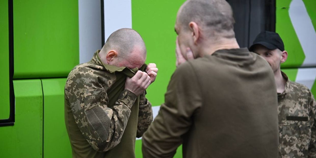 Велика частина повернутих сьогодні з російського полону — захисники Маріуполя …