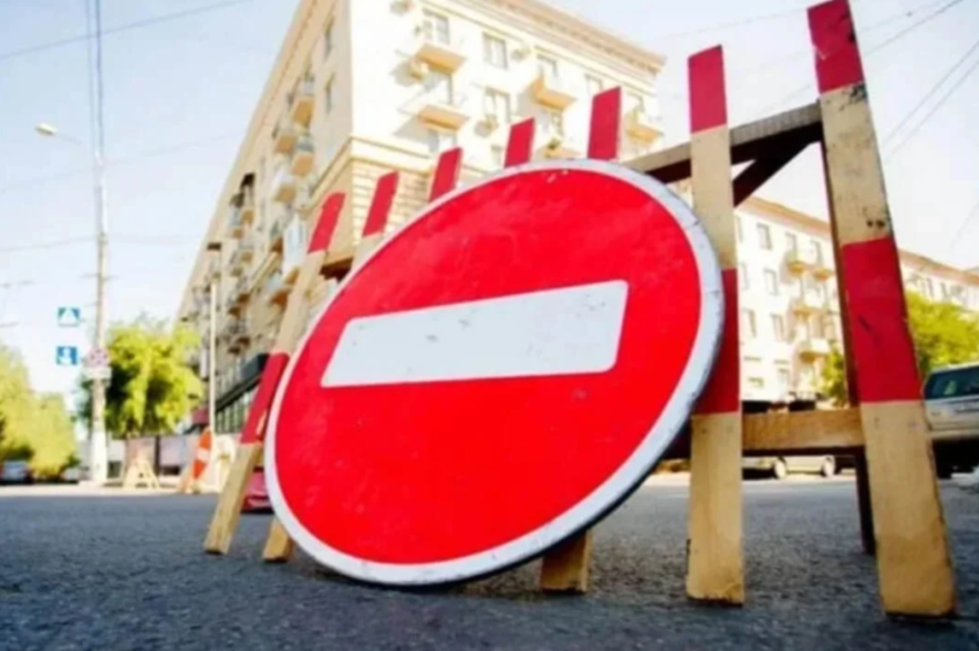 Великі обмеження руху на вулицях Києва: де не проїхати