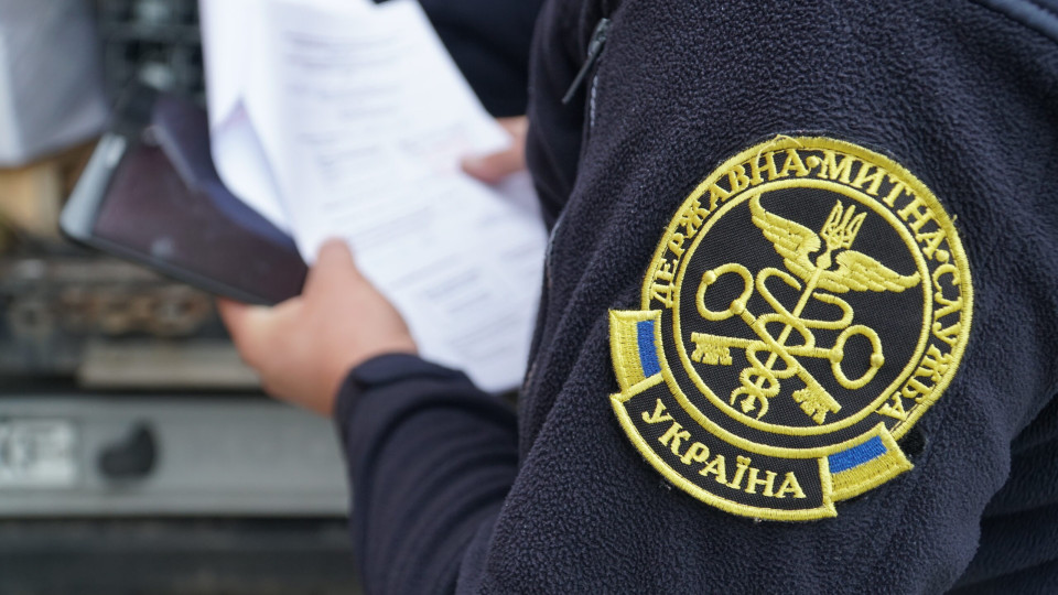 Верховний Суд: навіть у «зеленому коридорі» митник зобов’язаний перевірити транспортний …