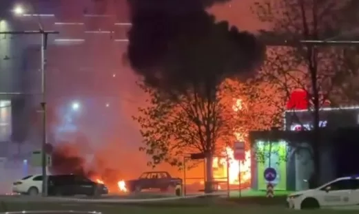 Вибух автомобіля у Харкові: з місця госпіталізували постраждалого