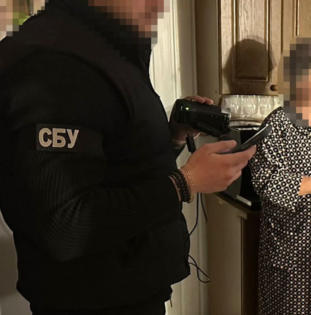 Використав фірму батька: на Закарпатті СБУ викрила ділка, який переправив …
