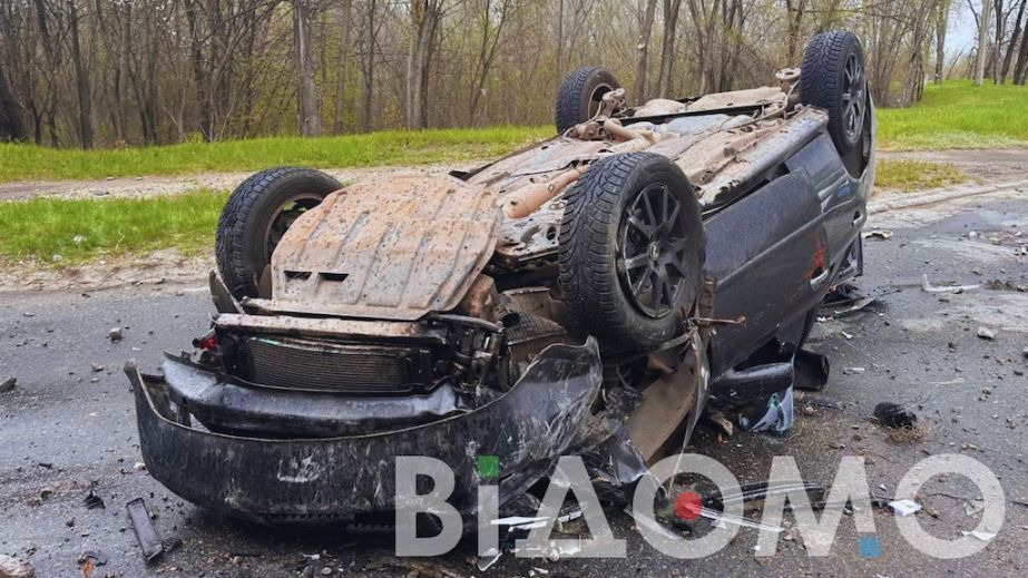 Вилетів у кювет та перевернувся на дах: у Кривому Розі …