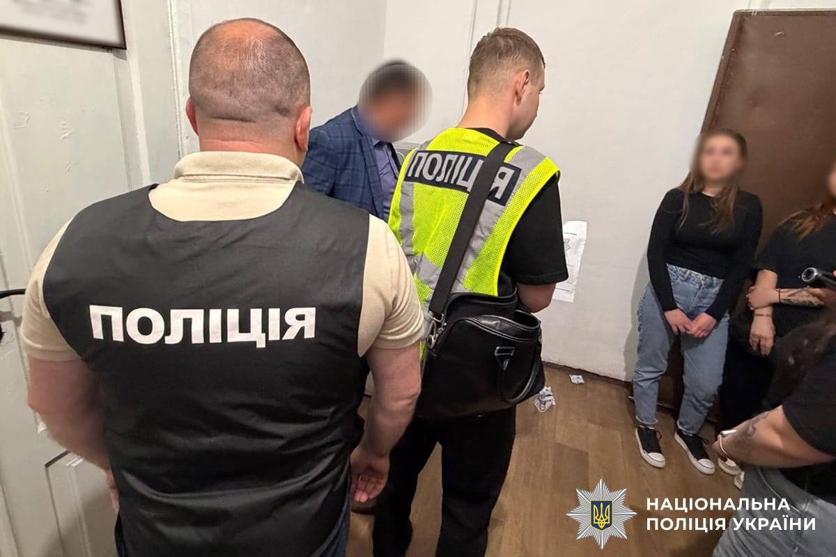 Вимагав гроші за "вирішення питання": на Вінниччині затримали заступника одного …