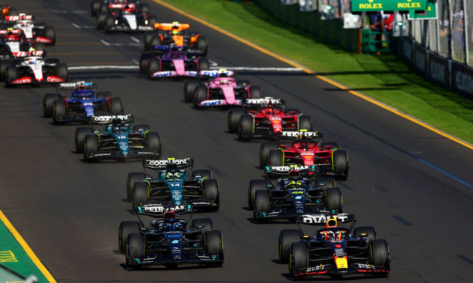 Виробники заблокували зміни у двигунах Формули-1