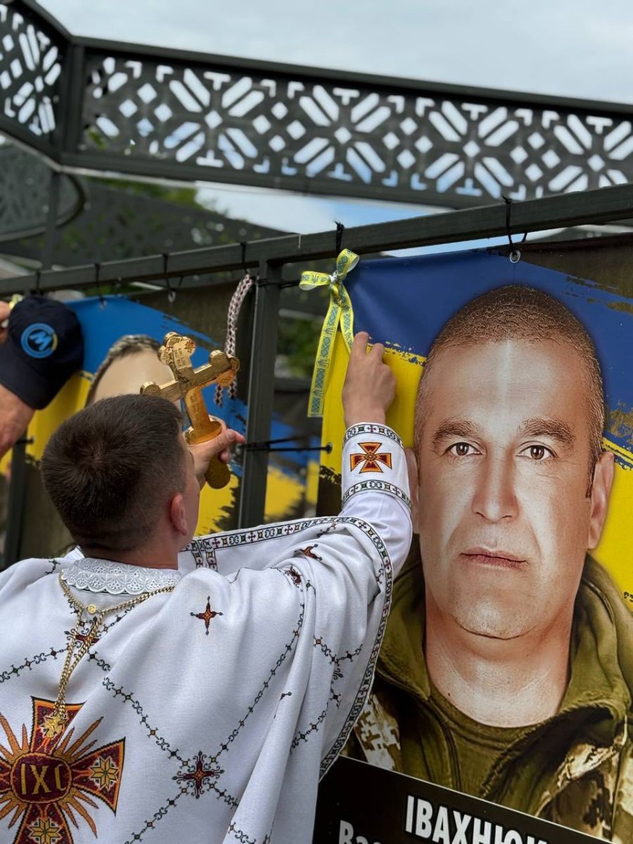 Вишита пам’яттю стрічка: у Голині вшанували загиблих Героїв