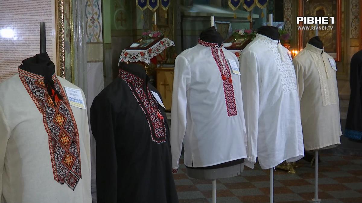 Вишиті історії війни: у Рівному представили сорочки полеглих захисників (ВІДЕО)