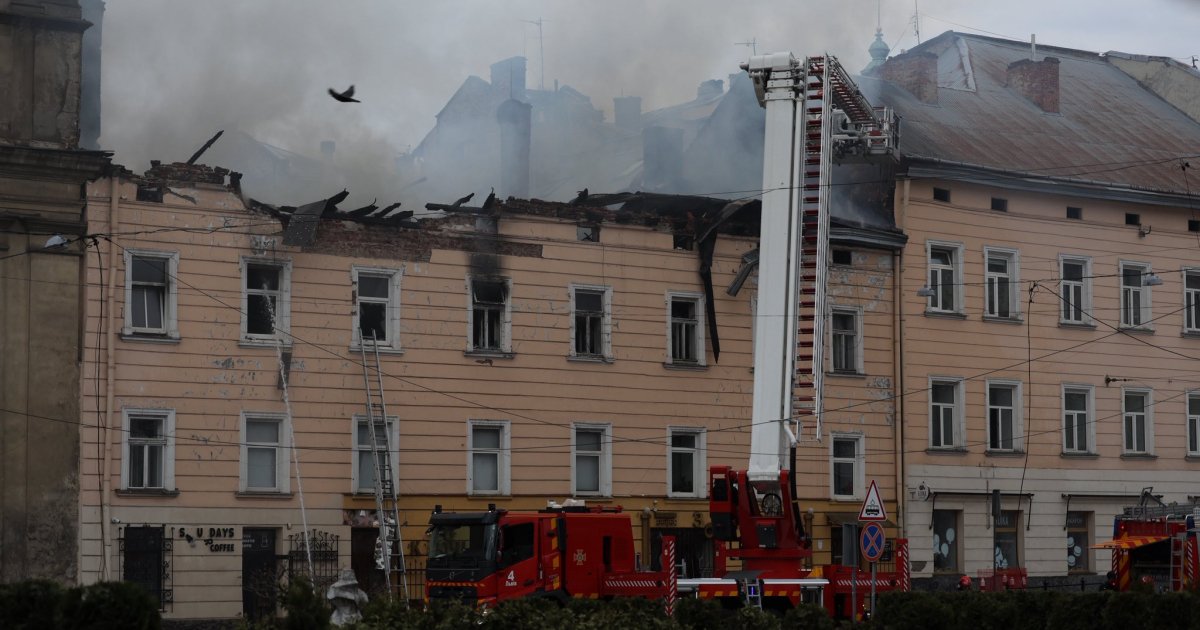 У Львові внаслідок атаки дронів пошкоджені 19 будинків