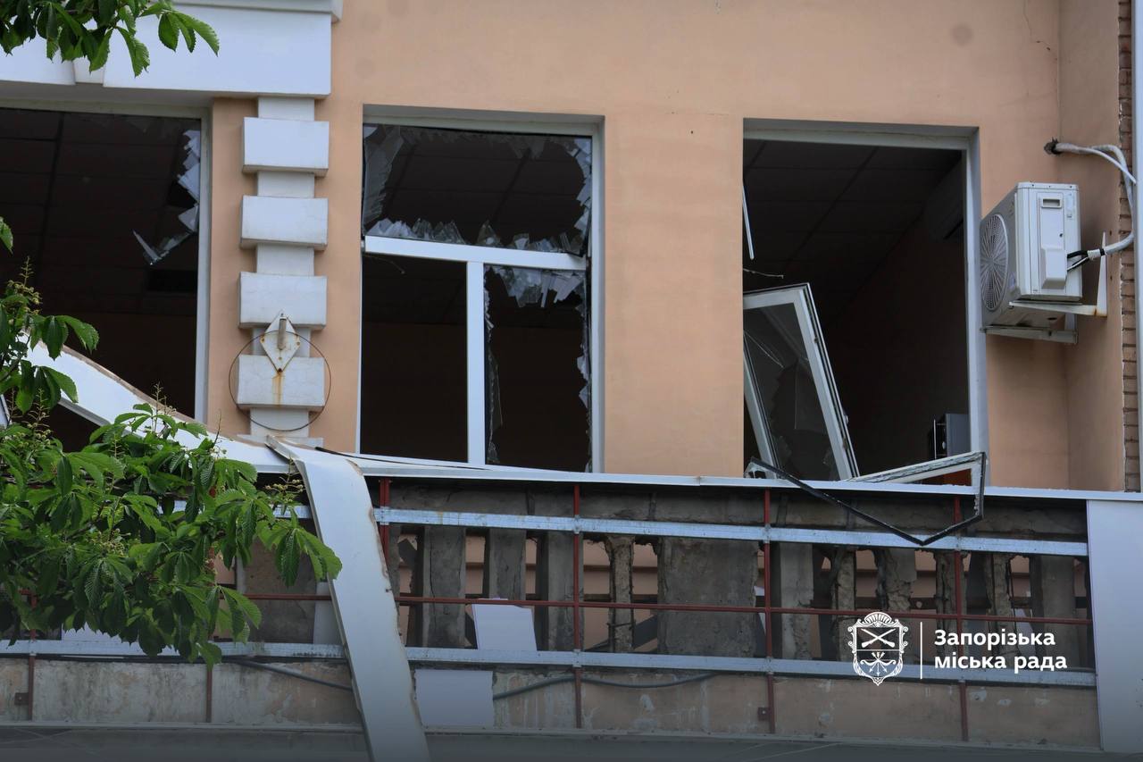 Внаслідок ворожого удару по Запоріжжю пошкоджено 11 багатоквартирних будинків