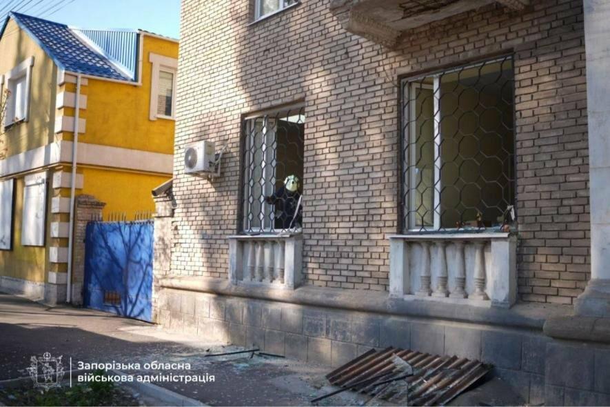 Внаслідок ранкової атаки по Запоріжжю постраждало 4 людини: що відомо …