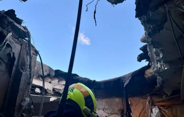 Внаслідок удару по Дніпру пошкоджено будинки, є постраждала: в ОВА …