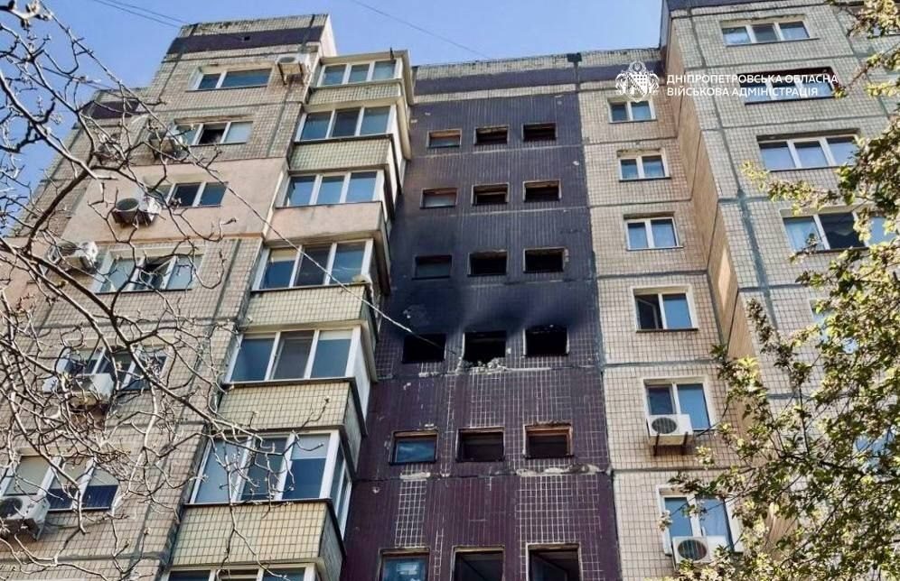 Внаслідок удару російських військ по Кривому Рогу постраждали п’ятеро, серед …