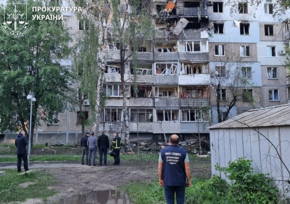 Вночі в Черкасах атакували багатоповерхівку: 11 постраждалих, зокрема діти