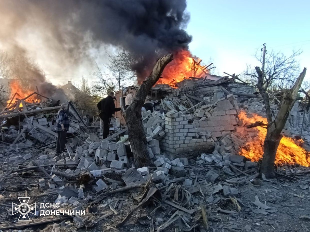 Вогнеборці гасили 5 пожеж у Дружківці, що виникли через російські …