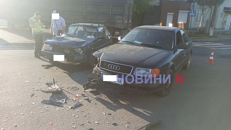 Водій «Ауді» не пропустив ЗАЗ на перехресті у Миколаєві: госпіталізовано …
