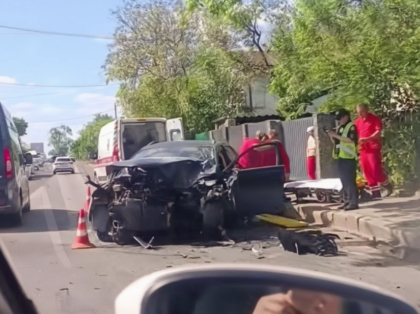 Рух заблоковано: у Львові через жорстку ДТП утворився величезний затор …