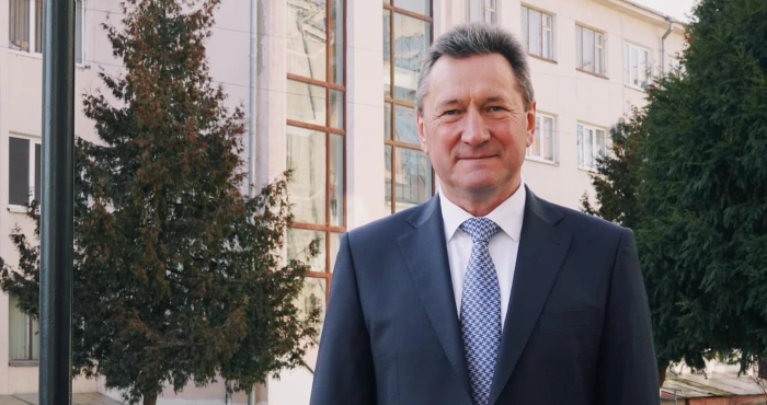 Волинський виш платить сотні тисяч роялті своєму ректору