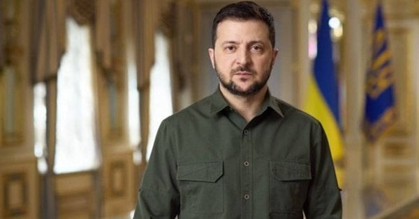 Зеленський заявив, що над парадом у Москві можуть пролетіти українські …