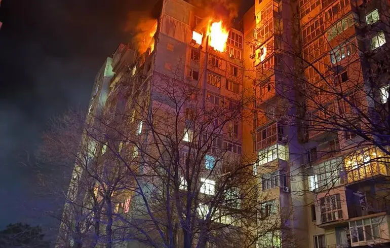 Ворог атакував Одесу: палають багатоповерхівки