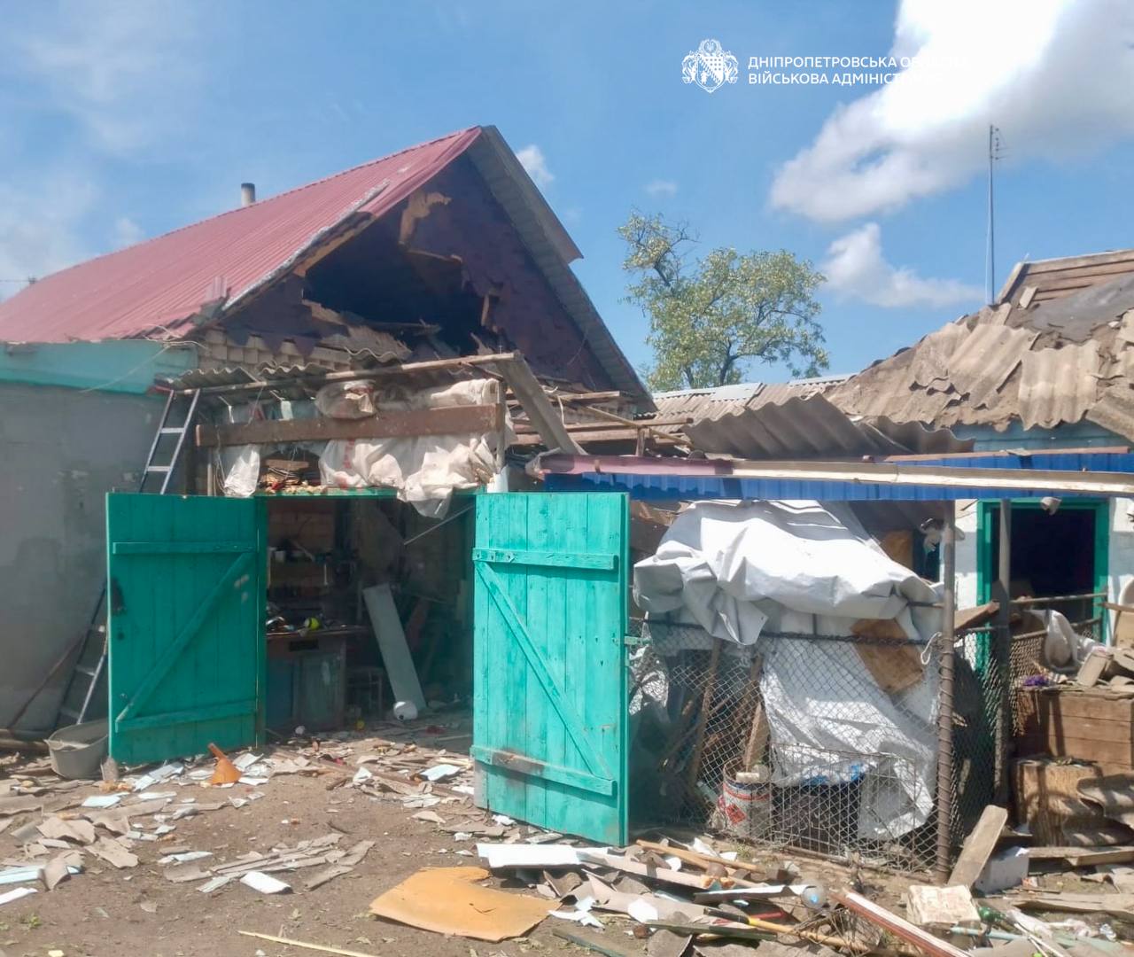 Ворог атакував три райони Дніпропетровщини, поранено людину