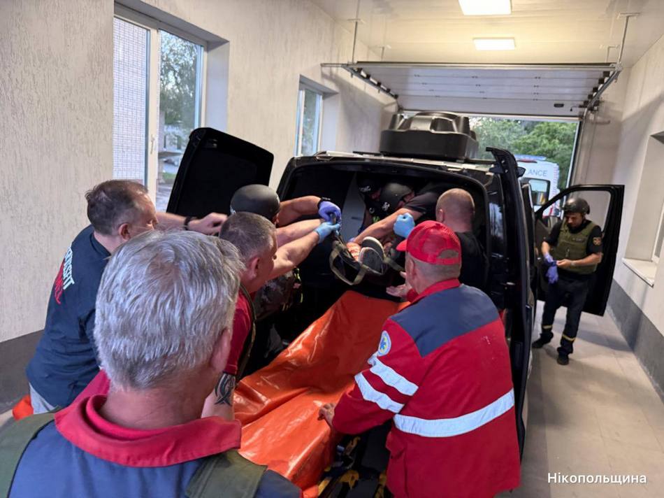 Ворог знову обстріляв Дніпропетровщину: поранено семеро людей