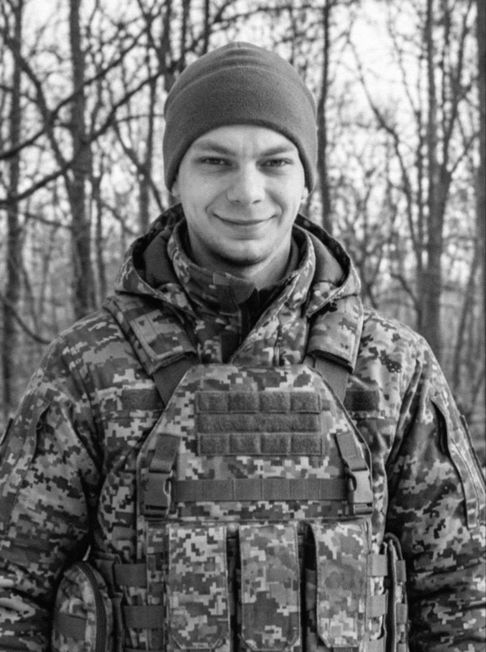 У Черкасах відбулося прощання із захисником, якого певний час вважали …