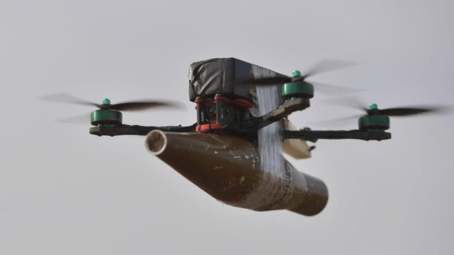 Ворожий FPV-дрон потрапив у машину