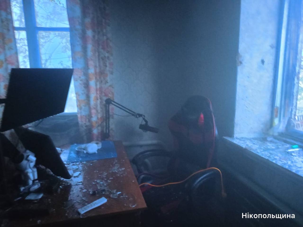 Ворожі атаки дронами на Нікопольський район: є постраждалий та руйнування