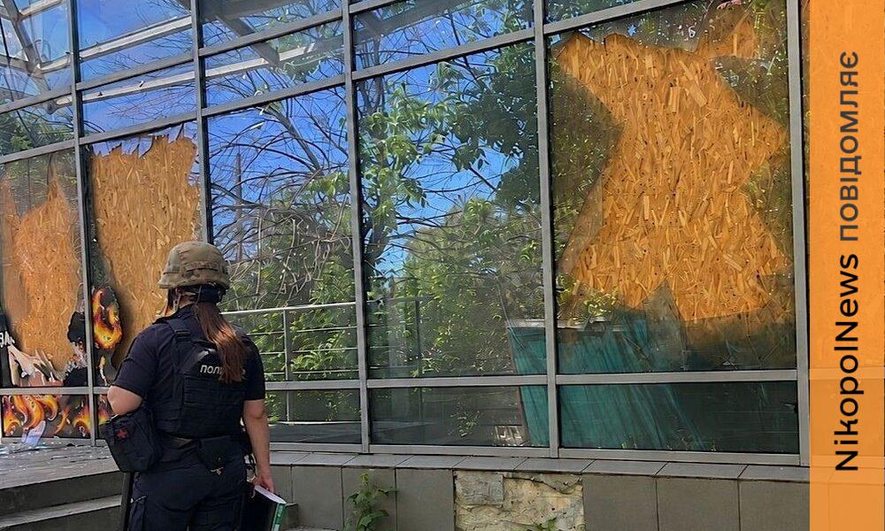 Ворожі дрони атакували два автобуси на Нікопольщині і п’ятиповерхівку: 16 …