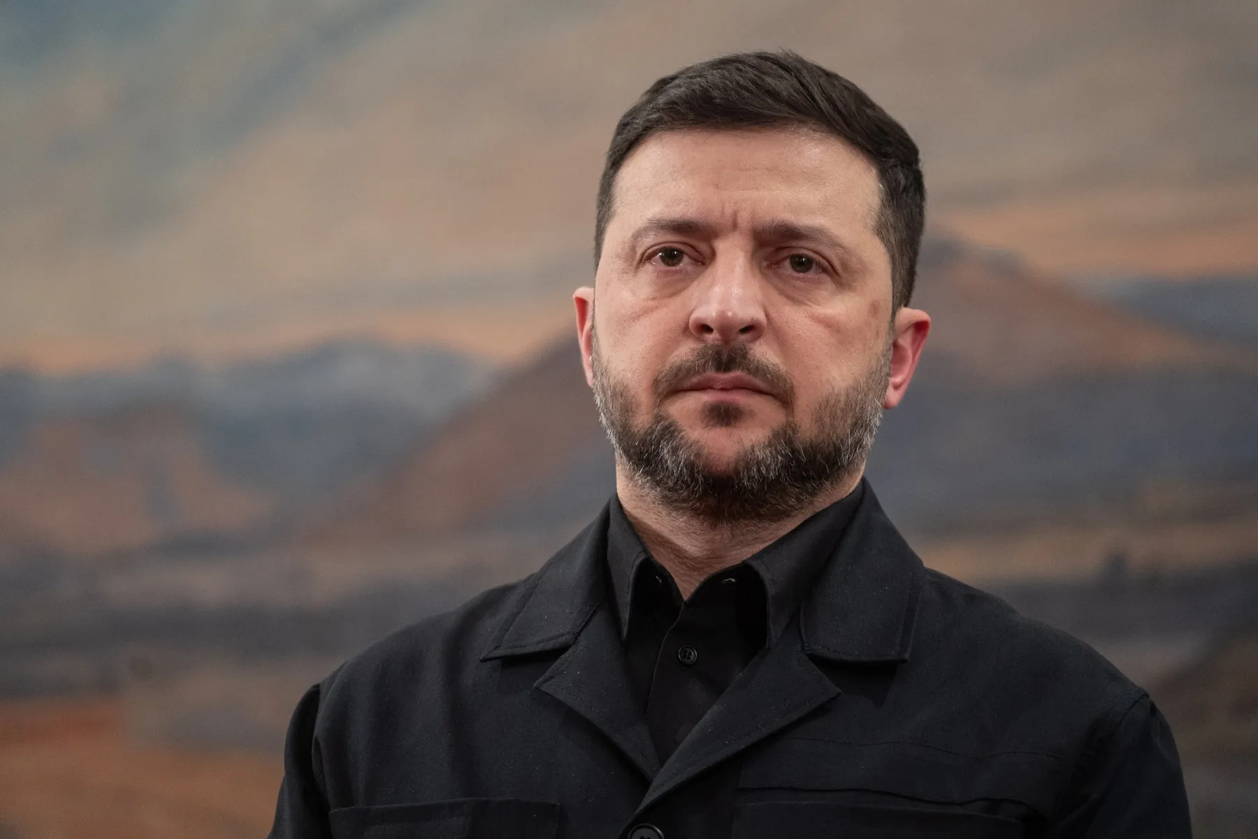 Воєнний стан і мобілізацію подовжено: укази Зеленського набули чинності після …