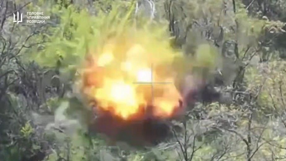 Бійці ГУР показали, як знищують штурмовиків та ворожі дрони на …