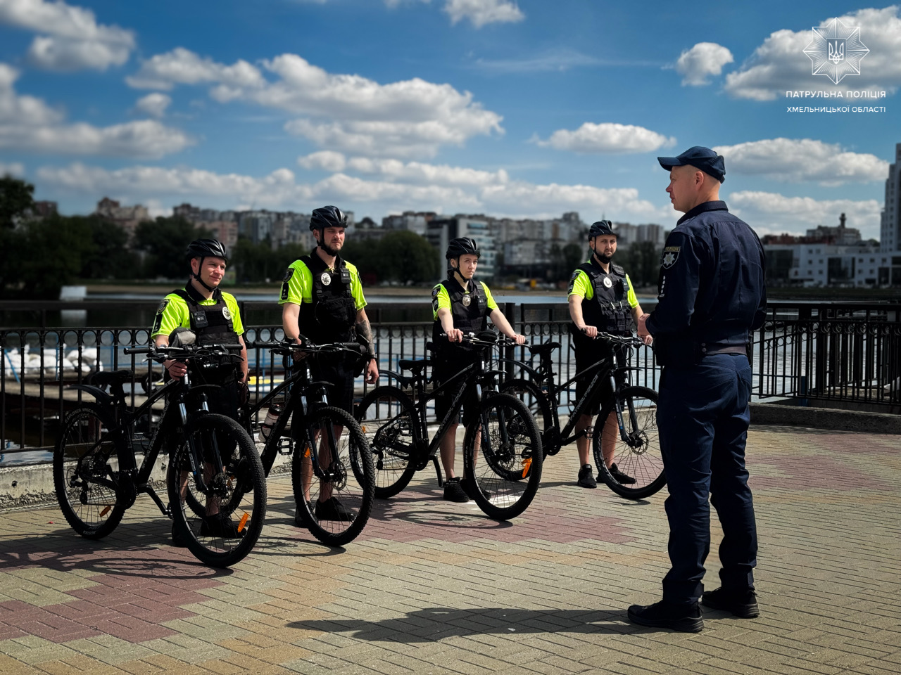Вулиці Хмельницького патрулюватимуть поліцейські на велосипедах