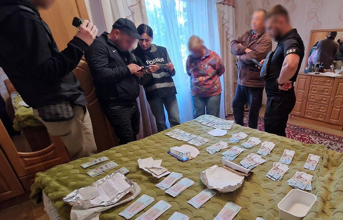 Вчителі «на папері»: на Полтавщині викрили схему фіктивного бронювання від …