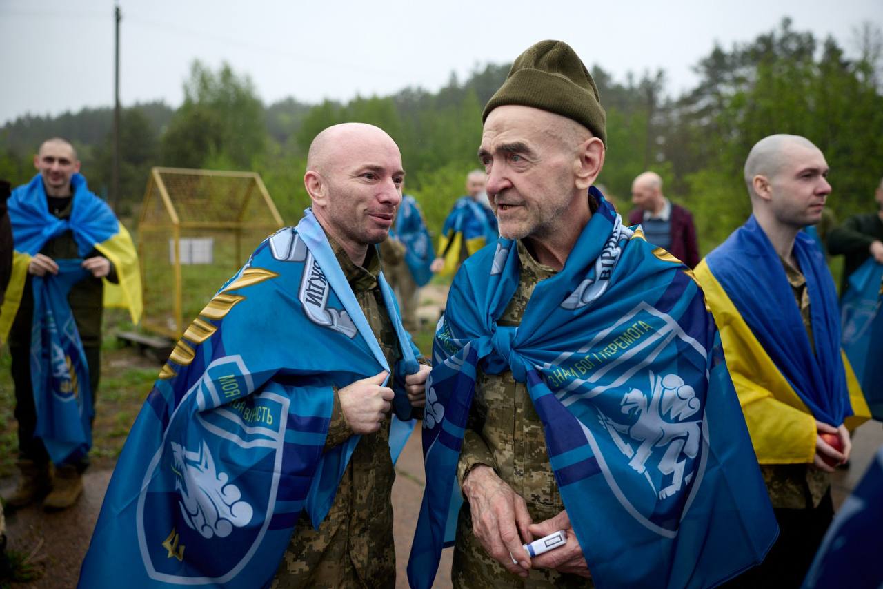 Відбувся обмін полоненими: додому повертаються 205 захисників
