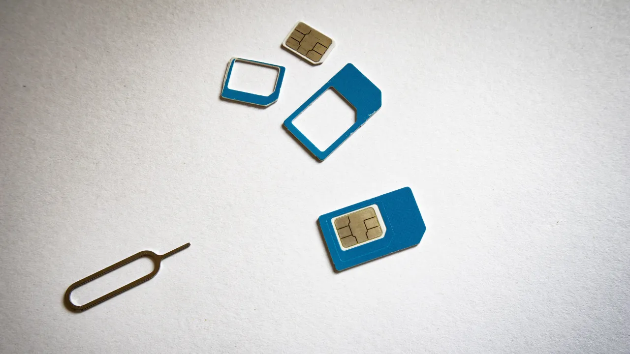 Відключення зв’язку і SIM-карти за паспортом: чи чекати українцям нових …