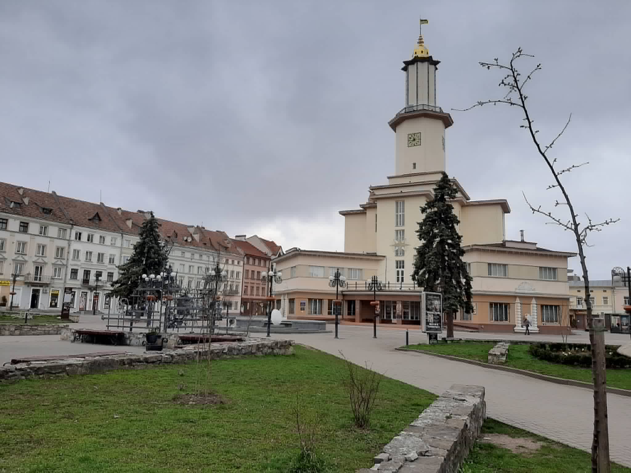 Відкриття руху громадського транспорту попри Ринкову площу в Івано-Франківську: загрози …