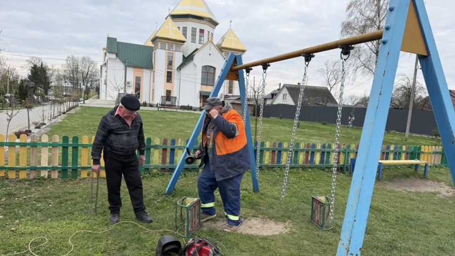 Відновлення ігрових зон для дітей у Калуші: чому думка громади …