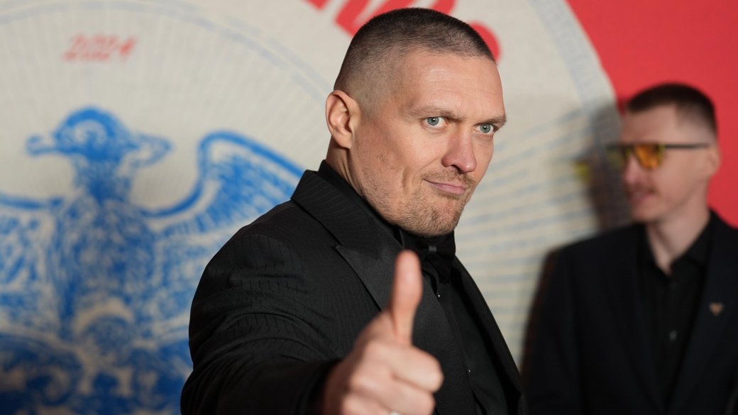 Відомо, скільки грошей заробить Усик за бій із Верховеном