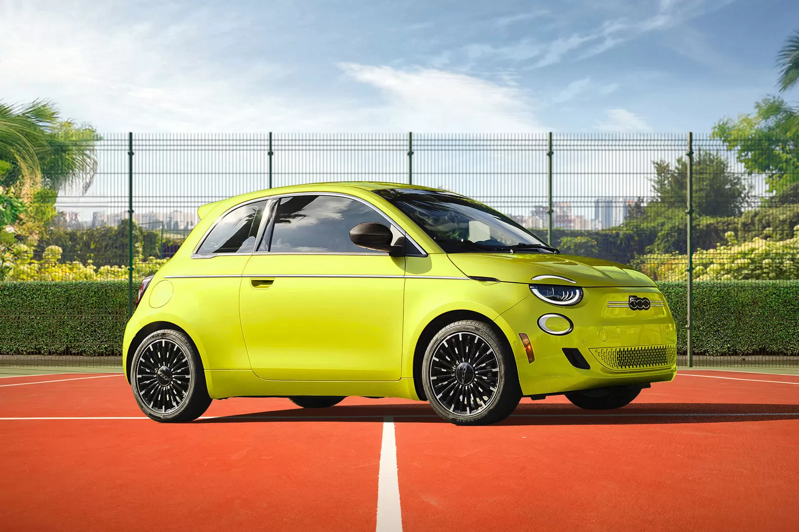 Від $35 700: електричний Fiat 500е отримав яскраві оновлення