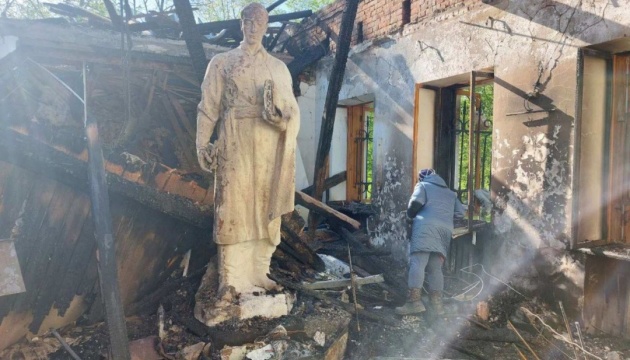 Війська РФ поцілили дроном по раніше зруйнованому музею Сковороди на …