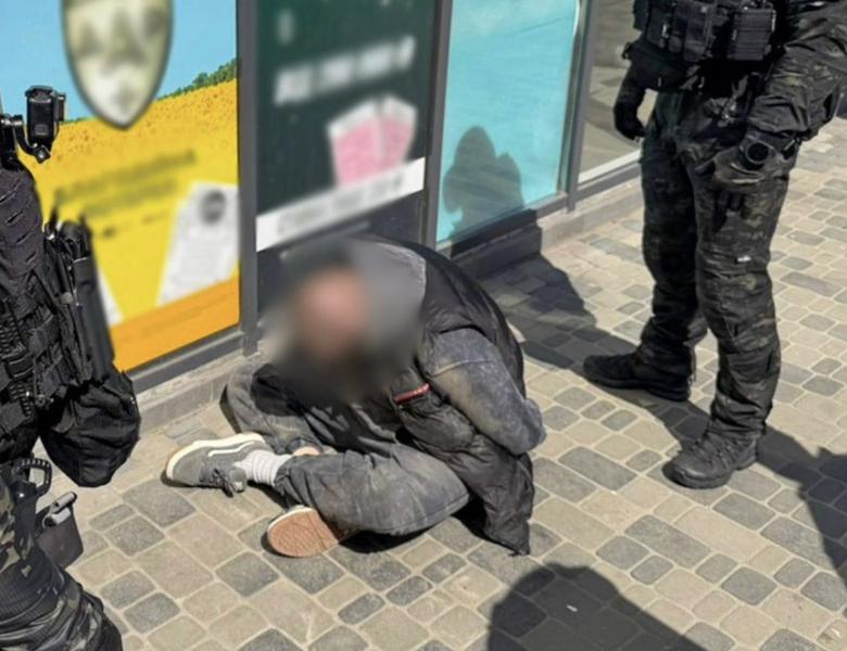 Військовий капелан за гроші: у Києві викрили схему за $25 …