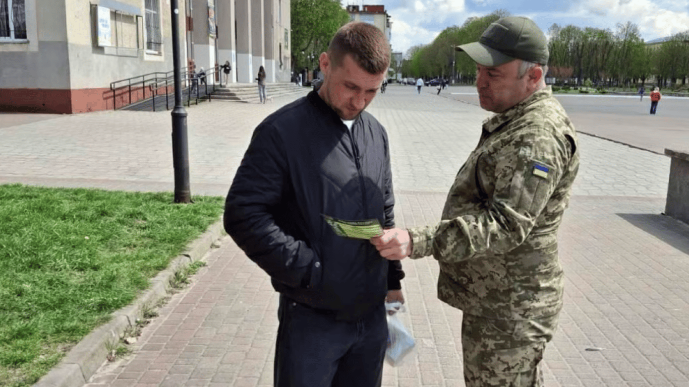 Військовий у Тернополі побив мобілізованого: як покарав суд