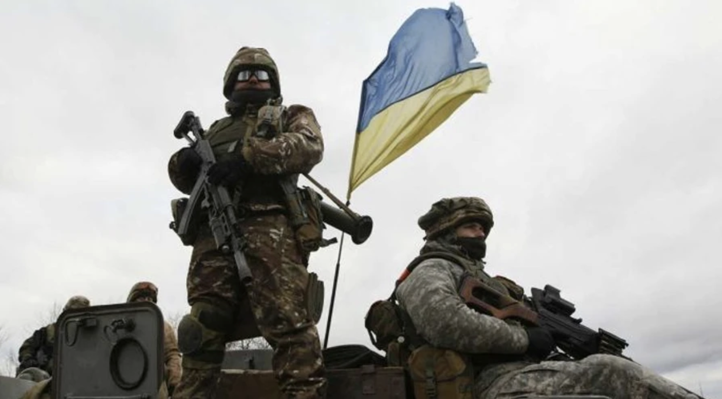 Робот замість бронемашини: на Донеччині провели унікальну евакуацію цивільних наземним …