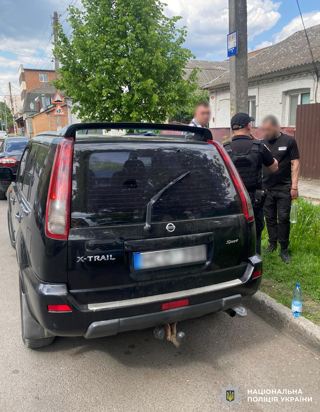 Вінницькі правоохоронці затримали чоловіка, який викрав автівку